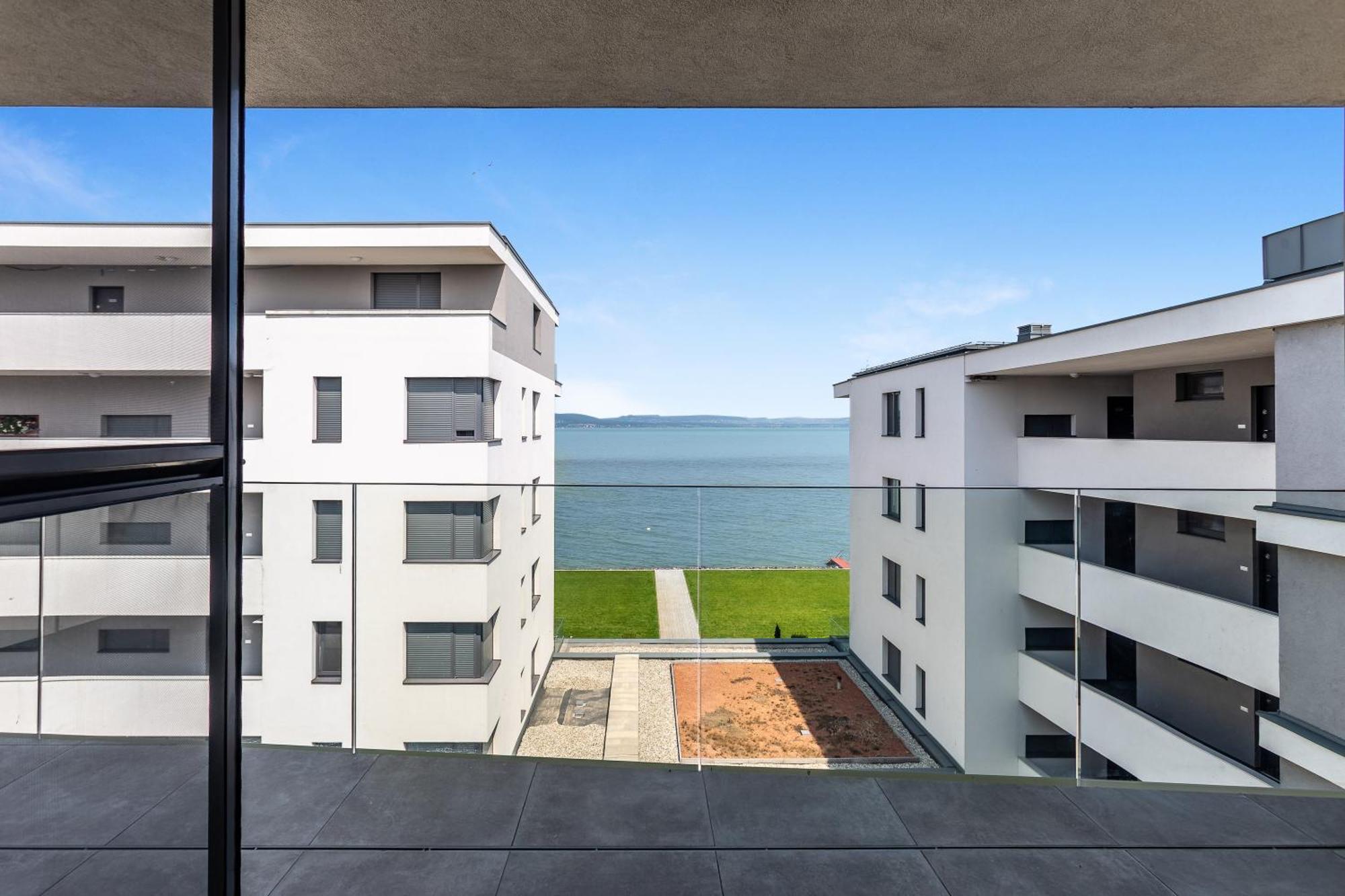 Lake Side Luxury Steps To The Lake Lela - Happy Rentals Balatonlelle Zewnętrze zdjęcie