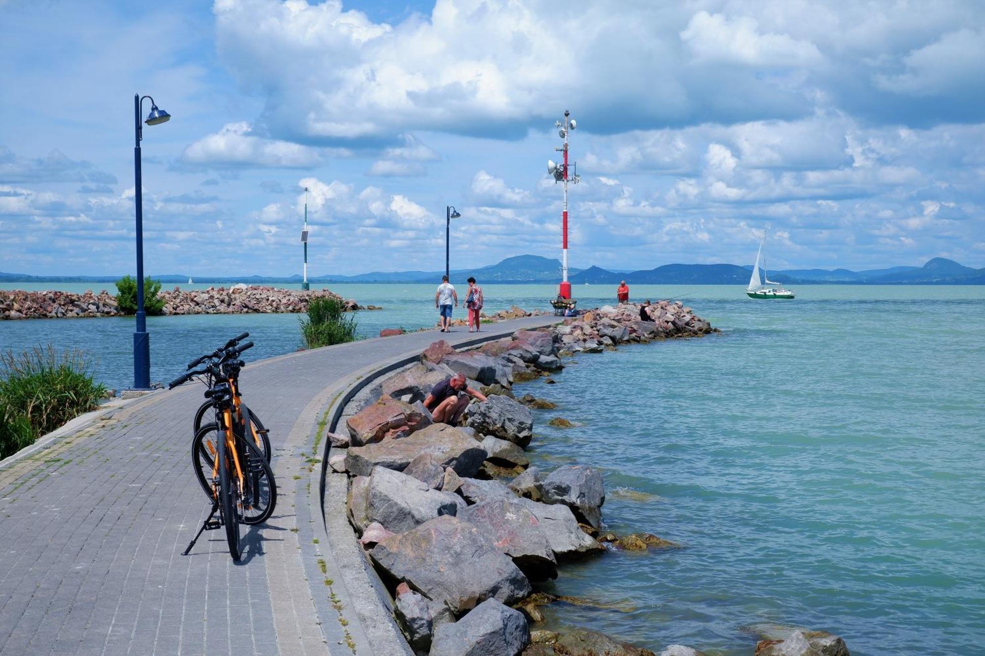 Lake Side Luxury Steps To The Lake Lela - Happy Rentals Balatonlelle Zewnętrze zdjęcie