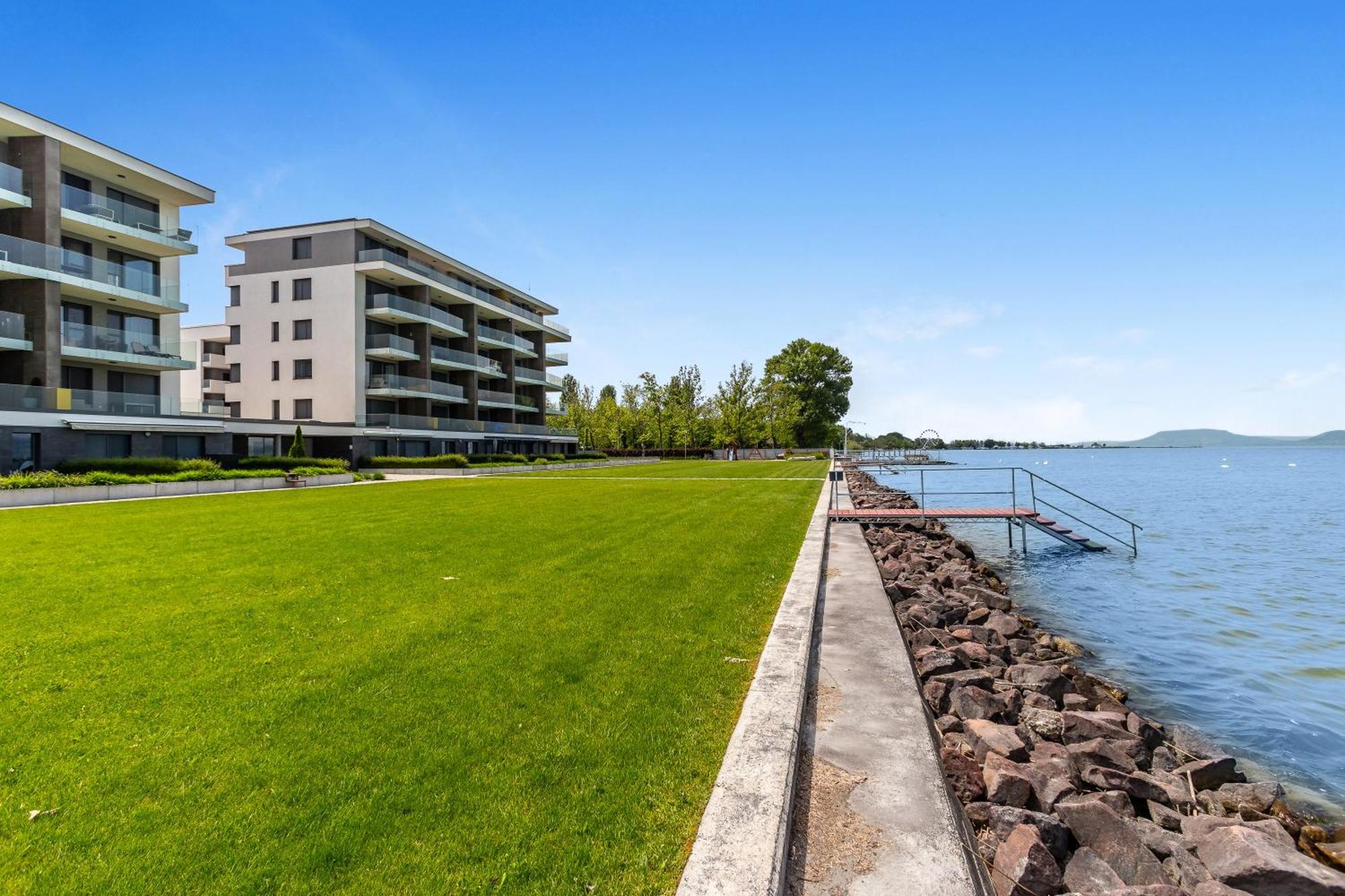 Lake Side Luxury Steps To The Lake Lela - Happy Rentals Balatonlelle Zewnętrze zdjęcie